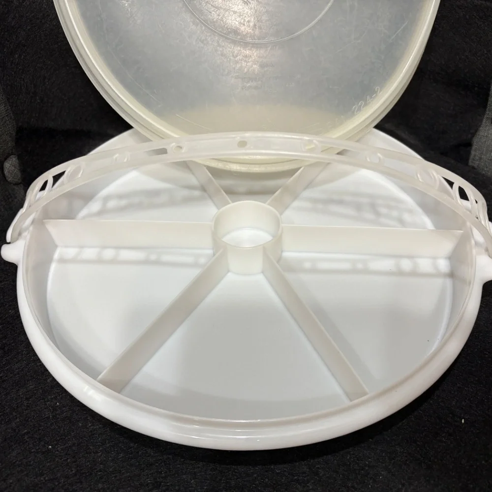 TUPPERWARE 6 Section Relish Veggie Tray #405 Clear Lid #224 & Carolier Handle
